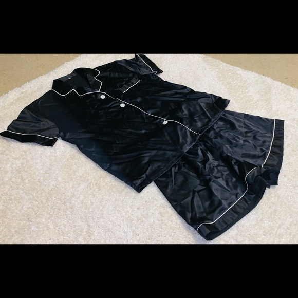 Black & White Satin Pajama Set♥︎ - Picture 4 of 5